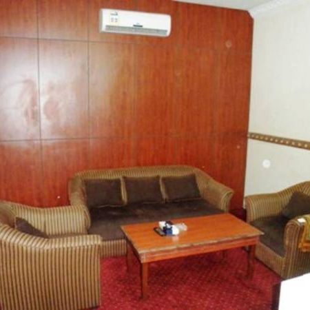 ריאד Al Farhan Hotel Suites - Al Salam מראה חיצוני תמונה