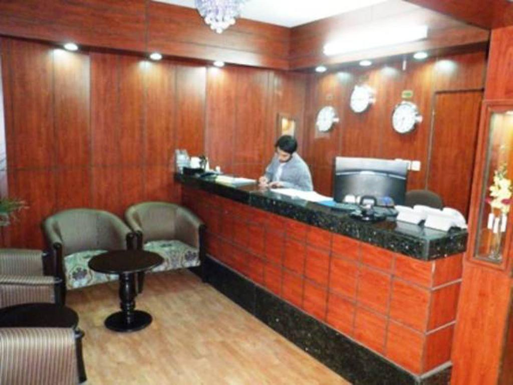 ריאד Al Farhan Hotel Suites - Al Salam מראה חיצוני תמונה